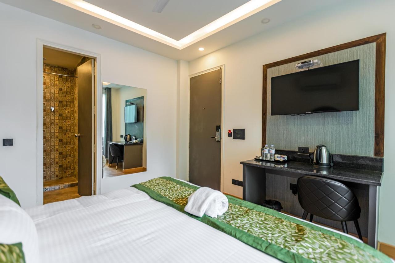 Mayur Hotel At Cr Park New Delhi Ngoại thất bức ảnh